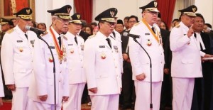 Gubernur Sulut OIly Dondokambey saat diambil sumpah dan janji sebagai Gubernur Sulut periode 2016-2021