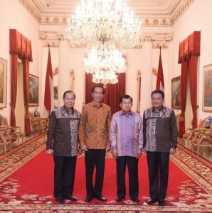 Walikota dan Wawali Bitung foto bersama usai rakernas dengan Presiden dan Wakil Presiden Jokowi-Jusuf Kala