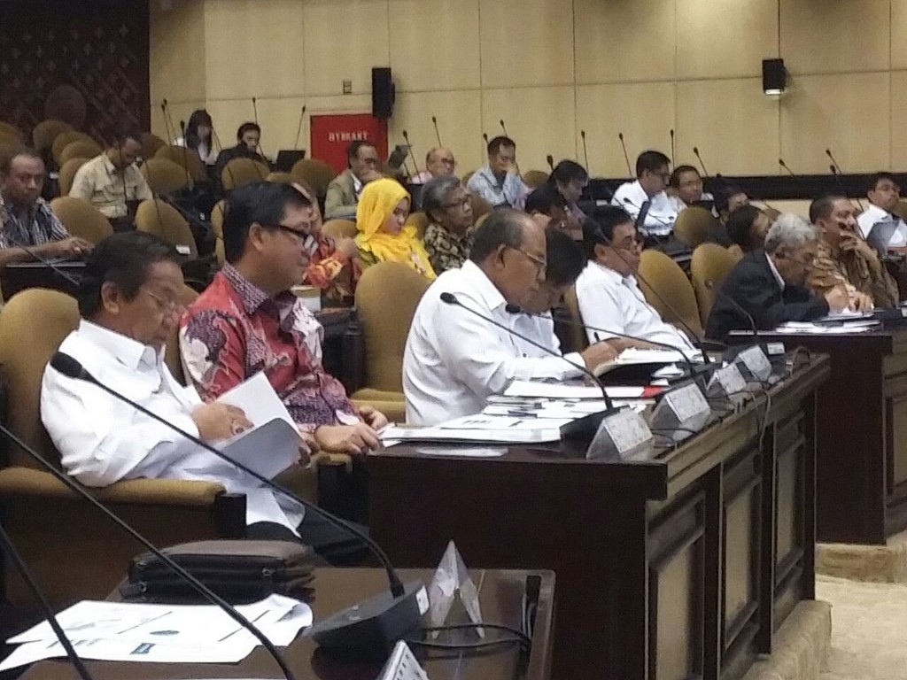 Wagub Sulut, Steven Kandouw, ketika memberikan pendapatnya tentang kellistrikan di Sulut, di Rakornas bersama Komisi II DPD-RI di Jakarta