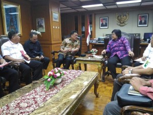 Olly Dondokambey, Bunaken , Kelistrikan Sulut , Menteri LHK , Siti Nurbaya, 