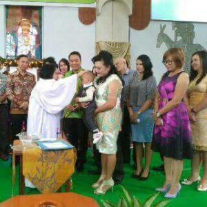 Wali Kota Tomohon Jimmy F Eman SE Ak jadi saksi baptisan
