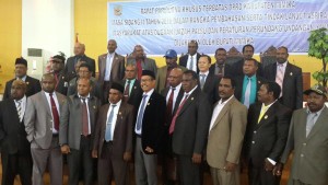 Sonny Kaparang bersama rekan-rekan anggota DPRD Kabupaten Mimika Papua