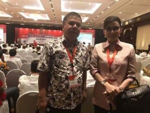 Bupati CEP dan Kaban Kesbangpol Pemkab Minsel Benny Lumingkewas saat menghadiri Rakornas Bupati Minsel Hadiri Rakornas Penanganan konflik Sosial Tahun 2017 di Jakarta