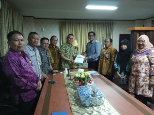 Wali Kota Tomohon didampingi kakaran bersama Tim BPK-RI Perwakilan Sulut