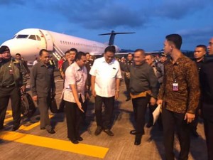 Menteri Pertahanan RI Jendral (Purn) TNI Ryamizard Ryacudu, Bandara Samratulangi Manado.
