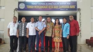 Pnt Drs Jackried Kanselir Maluenseng MSc dan peserta Konas P/KB ke-11 Ambon lainnya 