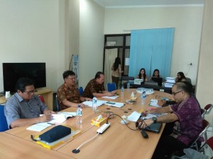Pansus Ranperda PPKPKPK rapat dengan Tim Ahli