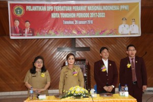 Wakil Wali Kota dan Kadis Kesehatan di Pelantikan PPNI Tomohon