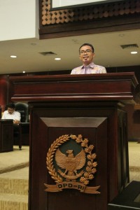 Senator  Ir Stefanus BAN L:iow membawakan  aspirasi hasil Kunker empat Senator asal Sulawesi Utara