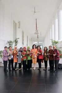 Bupati Minsel Terima UHC Award Presiden RI Jokowidodo6