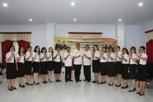 Wali Kota bersama peserta perempuan Diklat PIM IV
