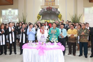 Wali Kota Tomohon dan Wali Kota Manado  hadiri Ibadah HUT ke-36 Jemaat GMIM Maranatha Kakaskasen