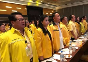 Jimmy F Eman SE Ak bersama pengurus teras DPD Partai Golkar Kota Tomohon