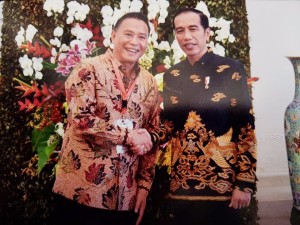 Wali Kota Tomohon Jimmy F Eman saat bertemu Presiden Joko Widodo