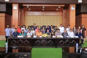 Kunjungan Sekretariat DPRD Halmahera Utara di DPRD Tomohon