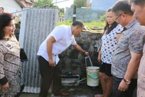 Wali Kota Tomohon memeriksa jaringan proyek Hibah Air Minum MBR