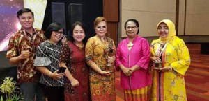 Penghargaan Kota Layak Anak usai diserahkan Menteri Pemberdayaan Perempuan dan Perlindungan Anak