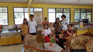 SBAN Liow bersama guru dan alumnus SMPN 2 Amurang