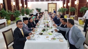 SEnator SBANL dalam jamuan makan di pertemuan Parlemen Sedunia