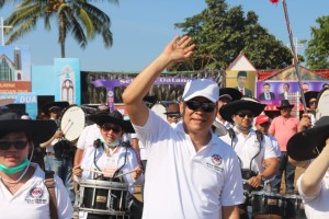 Wali Kota Tomohon Jimmy F Eman SE Ak ikut Pawai Kegiatan 84 Tahun GMIM Bersinode