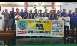 Deklarasi IWO Kota Manado Anti Hoaks bersama Kabag Humas Steven Runtuwene