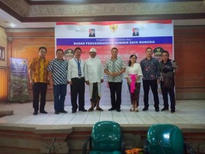 Wali Kota, kepala BPBD dan lainnya usai presentasi di Diklat PIM II