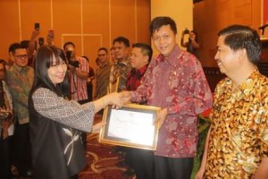  Keterbukaan Informasi Badan Publik, Drs Jesaya Legi, Komisi Informasi Provinsi Sulawesi Utara