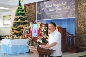 Wali Kota Tomohon Jimmy F Eman SE Ak memberikan sambutan Natal di Pohoin Terang Dinas Dikbud