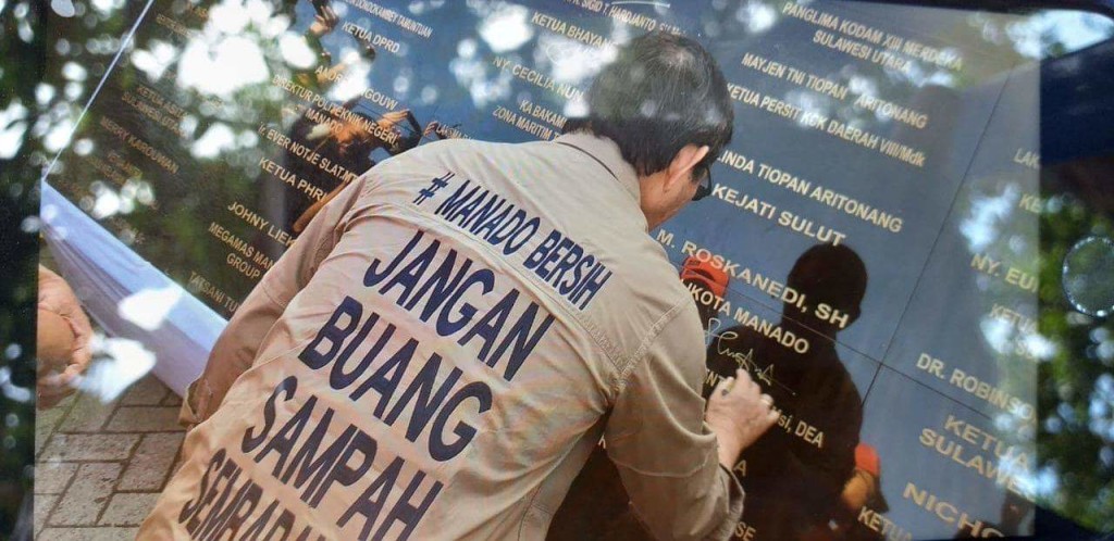 Pakai Pakaian Bertuliskan "#ManadoBersih, Jangan Buang Sampah Sembarangan", GSVL-Mor Hadiri HPSN 2019