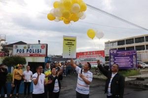 Wali kota melepas balon tanda dimulainya rangkaian kegatan Hardiknas 2019