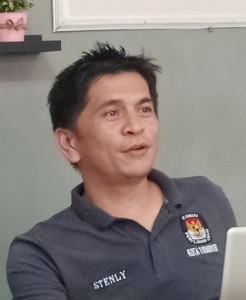 Komisioner Divisi Sosialisasi KPU Tomohon Stenly Kowaas SP