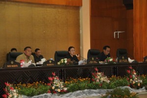 Ketua DPRD Tomohon Ir Miky JL Wenur MAP memimpin Rapat Paripurna