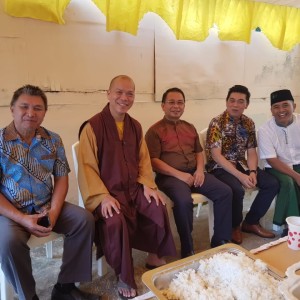 H Zamroni Khan bersama  tokoh-tokoh agama di Kota Tomohon