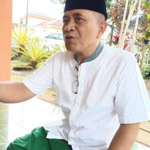 H Zamroni Khan, Tokoh Pemuda Tomohoin dari Kampung Jawa