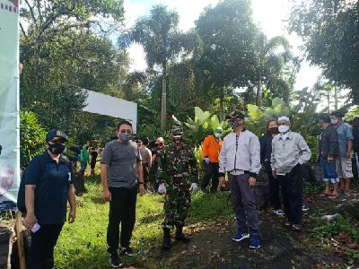 Jajaran Pemkot Tomohon, TNI, Polri di lokasi pemakaman