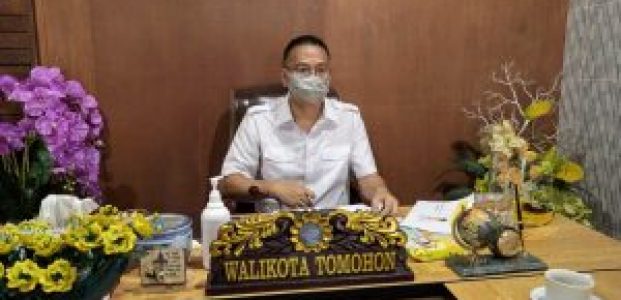 Jimmy Feidie Eman SE Ak CA, Wali Kota Tomohon yang juga Ketua Gugus Tugas Percepatan Penanganan Covid-19
