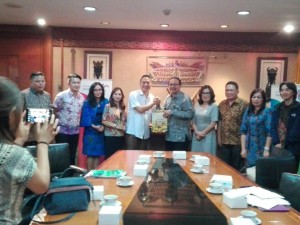 Wali Kota Tomohon bersama jajaran dan Deputi Bidang Pengembangan Destinasi dan Industri Pariwisata Dadang Rizky Ratman SH MPA bersama jajaran