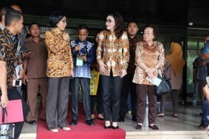Rakornas Jakstranas Pengelolaan Sampah, Christiany Eugenia Paruntu, Jenny Johana Tumbuan SE