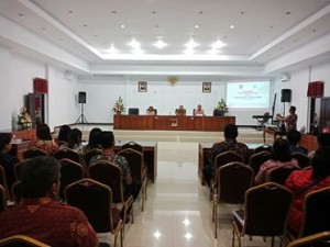  Kabupaten Layak Anak, Minahasa , Dr. Denny Mangala, 