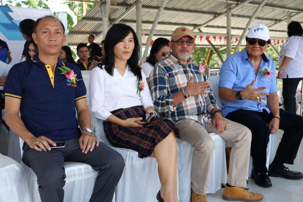 (dari kiri ke kana) Kabag Humas Sonny Takumansang, Kidispar Lenda Pelealu, Pdt Roy Lengkong dan Drs Albert Wuysang  