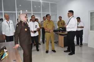 PT Pegadaian Deputi Area Manado 2,  Sulfa Adam, Ir Maurits Mantiri MM