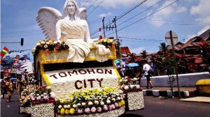 Float Kota Tomohon pada satu penyelenggaraan ToF yang enjadi agenda utama TIFF