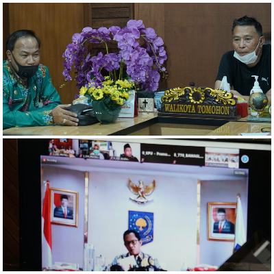 Wali Kota Tomohon didampingi Kaban Kesbangpol saat mengikuti Rakor Pilkada Serentak secara virtual