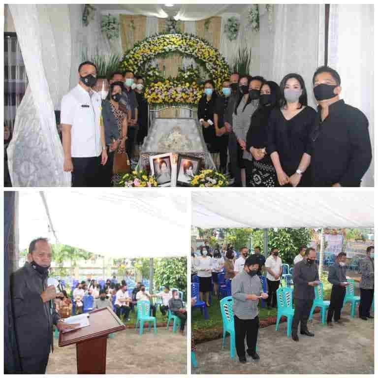 Keluarga Besar DPRD Tomohoin saat melayat dan ibadah penghiburan meninggalnya Ibunda dari MJLW 