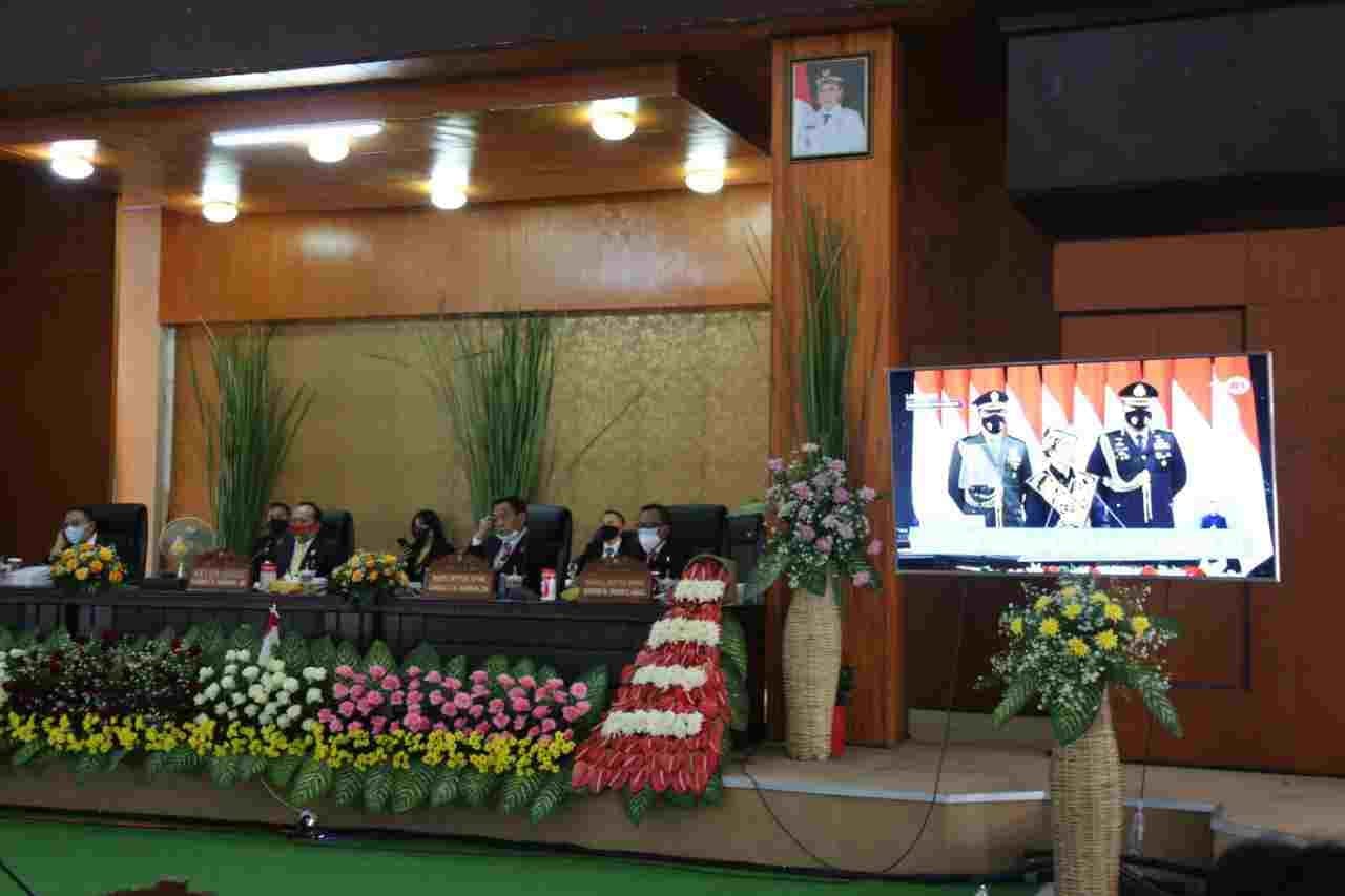 Rapat Paripurna DPRD Tomohon Mendengarkan Pidato Presiden RI dalam rangka HUT ke-75 Proklamasi Kemerdekaan RI