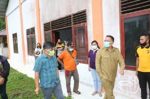 Ketua DPRD bersama Wali Kota Tomohon mengunjungi Shelter untuk dijadikan rumah singgah