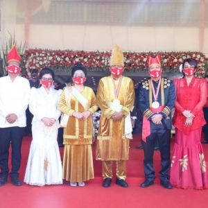 Kenakan Pakaian Adat Sangihe, Gubernur Olly Irup Peringatan HUT ke-56 Provinsi Sulut