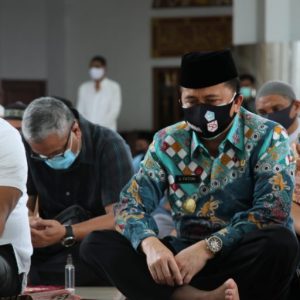 Shalat Jumat di Masjid Raya Ahmad Yani Manado, Agus Fatoni Ingatkan Jamaah Disiplin Terapkan Protokol Kesehatan
