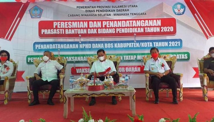 FDW-PYR Dampingi Wagub Kandow Hadiri Penandatanganan Prasasti DAK di SMA N 1 Motoling