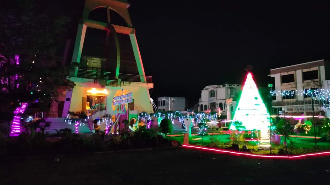 Tomohon, Christmas Park, Masna Pioh, Menara Alfa Omega